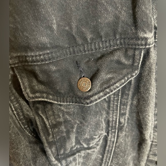 Faded glory authentic over sized jean jacket - Picture 4 of 5